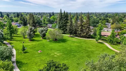 View/Area - 4715 Salem Way, Carmichael, CA 95608 photo 8 of 11