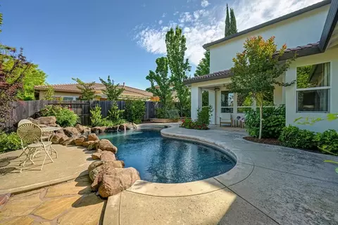 Exterior - 4715 Salem Way, Carmichael, CA 95608 photo 12 of 16