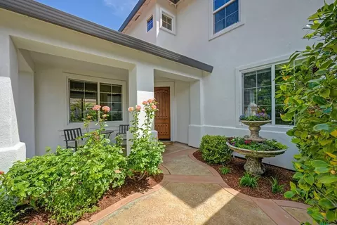 Exterior - 4715 Salem Way, Carmichael, CA 95608 photo 5 of 16