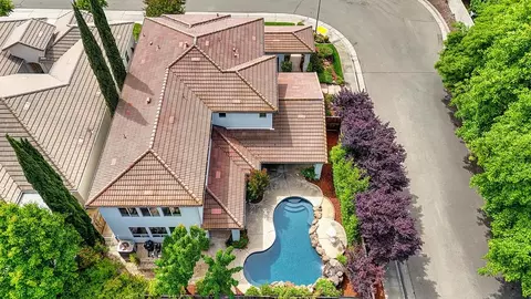 View/Area - 4715 Salem Way, Carmichael, CA 95608 photo 3 of 11