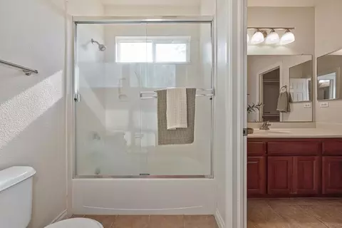 Bath - 4715 Salem Way, Carmichael, CA 95608 photo 9 of 9