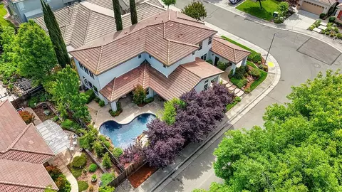 View/Area - 4715 Salem Way, Carmichael, CA 95608 photo 1 of 11
