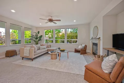 Living - 4715 Salem Way, Carmichael, CA 95608 photo 6 of 8