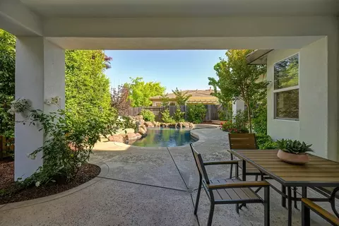 Exterior - 4715 Salem Way, Carmichael, CA 95608 photo 7 of 16