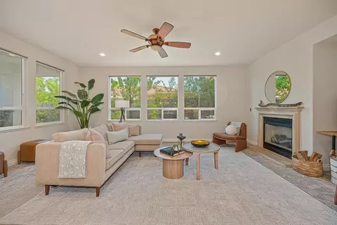 Living - 4715 Salem Way, Carmichael, CA 95608 photo 5 of 8