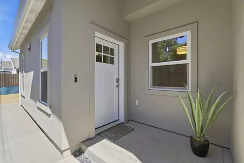 3025 7th Ave, Sacramento, CA 95817