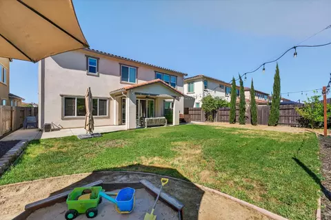 Exterior - 3253 Gopher Ridge Dr, Folsom, CA 95630 photo 9 of 10