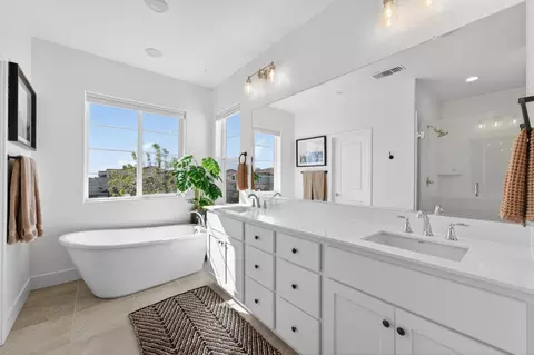 Bath - 3253 Gopher Ridge Dr, Folsom, CA 95630 photo 4 of 5