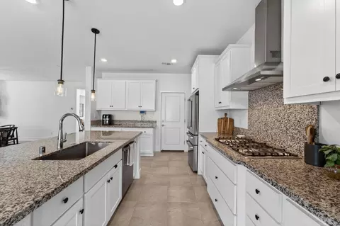 Kitchen - 3253 Gopher Ridge Dr, Folsom, CA 95630 photo 4 of 5