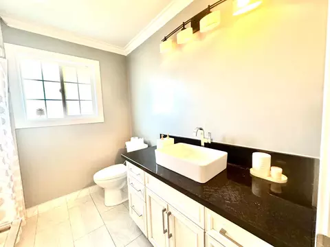 Bath - 4448 Hackberry Ln, Carmichael, CA 95608 photo 1 of 6