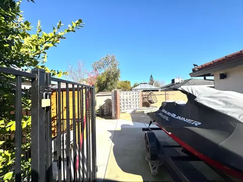 Exterior - 4448 Hackberry Ln, Carmichael, CA 95608 photo 5 of 6