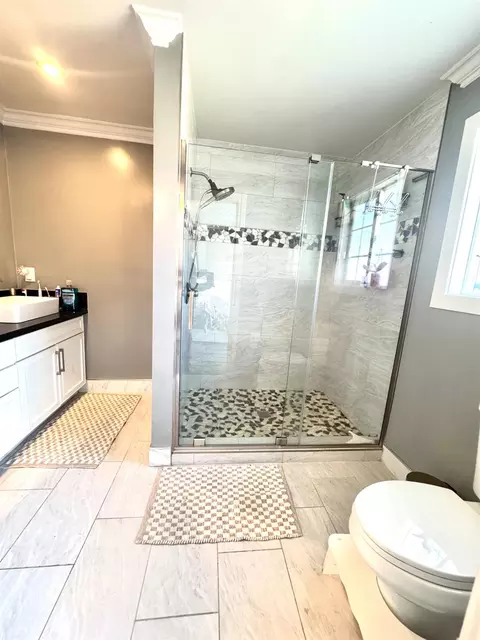 Bath - 4448 Hackberry Ln, Carmichael, CA 95608 photo 6 of 6