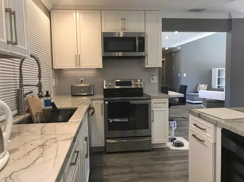 Kitchen - 4448 Hackberry Ln, Carmichael, CA 95608 photo 6 of 11
