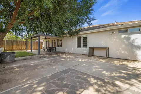 Exterior - 1904 St Peters St, Modesto, CA 95355 photo 4 of 7