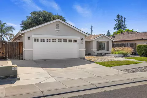 Exterior - 1904 St Peters St, Modesto, CA 95355 photo 2 of 7