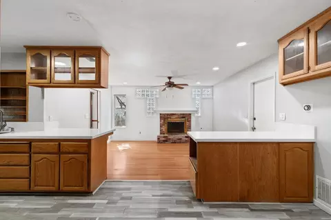 Living - 1460 Ridgecrest Dr, Manteca, CA 95336 photo 5 of 15