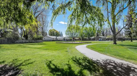 Exterior - 1460 Ridgecrest Dr, Manteca, CA 95336 photo 14 of 17