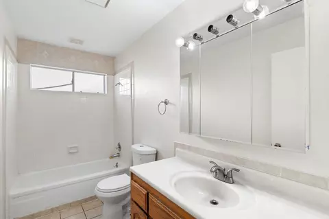 Bath - 1460 Ridgecrest Dr, Manteca, CA 95336 photo 3 of 3