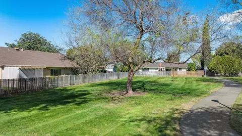 Exterior - 1460 Ridgecrest Dr, Manteca, CA 95336 photo 13 of 17