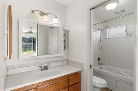 Bath - 1460 Ridgecrest Dr, Manteca, CA 95336 photo 1 of 3
