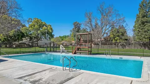 Exterior - 1460 Ridgecrest Dr, Manteca, CA 95336 photo 15 of 17