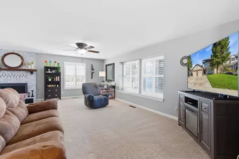 Living - 749 Nancy Dr, Ripon, CA 95366 photo 1 of 3
