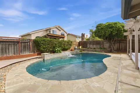 Exterior - 749 Nancy Dr, Ripon, CA 95366 photo 5 of 11