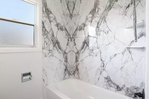 Bath - 525 Eureka Ave, Lodi, CA 95240 photo 2 of 2