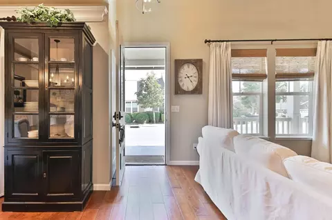Entry Way - 105 Fieldstone Dr, Murphys, CA 95247 photo 2 of 8