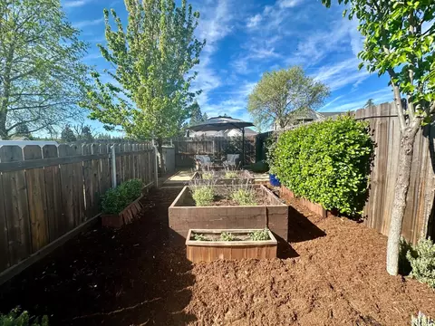 Exterior - 105 Fieldstone Dr, Murphys, CA 95247 photo 2 of 13