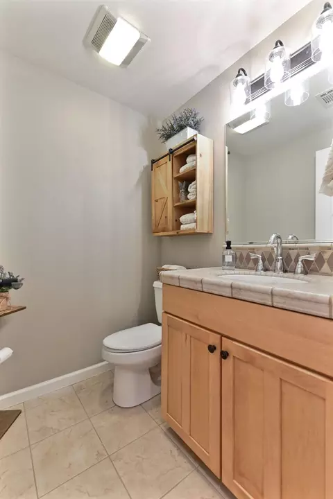 Bath - 105 Fieldstone Dr, Murphys, CA 95247 photo 8 of 10
