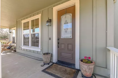 Entry Way - 105 Fieldstone Dr, Murphys, CA 95247 photo 1 of 8