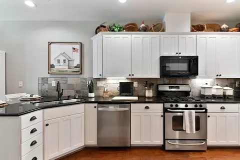 Kitchen - 105 Fieldstone Dr, Murphys, CA 95247 photo 3 of 6