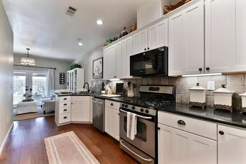 Kitchen - 105 Fieldstone Dr, Murphys, CA 95247 photo 4 of 6
