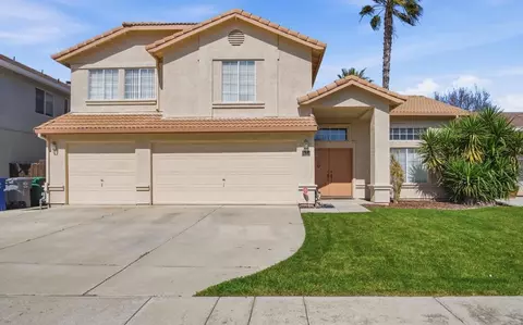 884 Kathy Ct, Los Banos, CA 93635