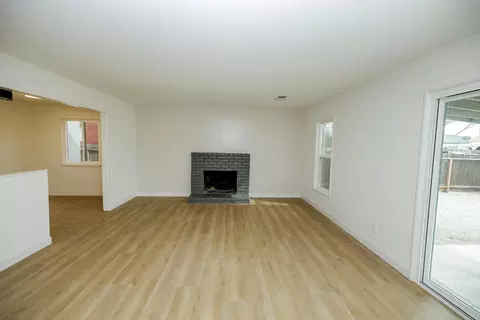 Living - 408 Ryan Ave, Modesto, CA 95350 photo 2 of 8