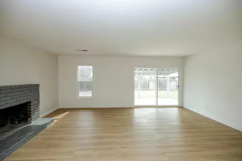 Living - 408 Ryan Ave, Modesto, CA 95350 photo 4 of 8