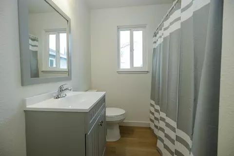 Bath - 408 Ryan Ave, Modesto, CA 95350 photo 3 of 3