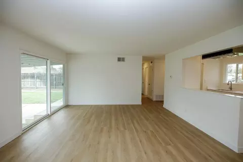 Living - 408 Ryan Ave, Modesto, CA 95350 photo 6 of 8