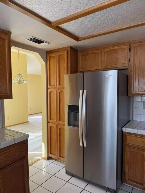 Kitchen - 2056 Elwin Way, Modesto, CA 95350 photo 4 of 5
