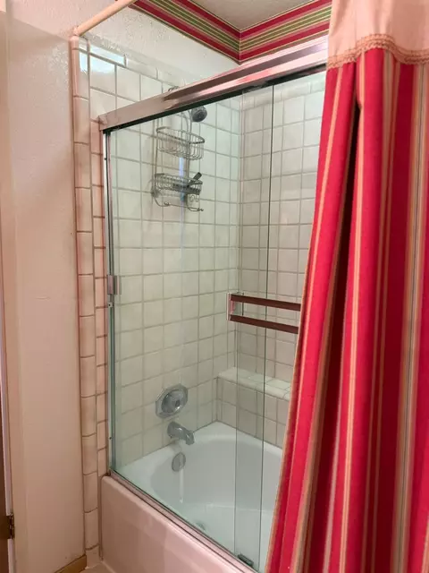 Bath - 2056 Elwin Way, Modesto, CA 95350 photo 5 of 5