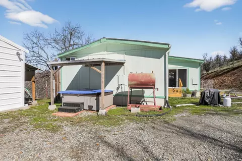 332 Arroyo Dr, Yreka, CA 96097 photo 2