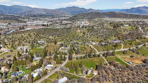 332 Arroyo Dr, Yreka, CA 96097 photo 39