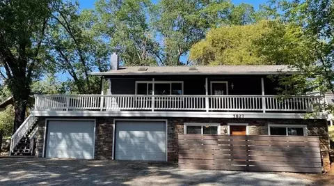 5827 Lookout Ct, Hathaway Pines, CA 95233