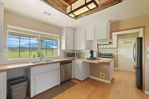 Kitchen - 236 Creekview Ln, Wallace, CA 95254 photo 5 of 5
