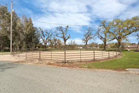 Exterior - 236 Creekview Ln, Wallace, CA 95254 photo 5 of 16