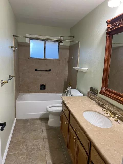 Bath - 3808 Cayman Ct, Antelope, CA 95843 photo 2 of 4