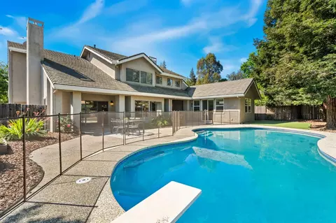 Exterior - 819 Falcon Ave, Davis, CA 95616 photo 8 of 14