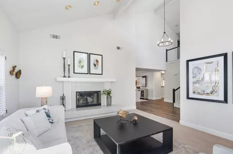 Living - 819 Falcon Ave, Davis, CA 95616 photo 2 of 4