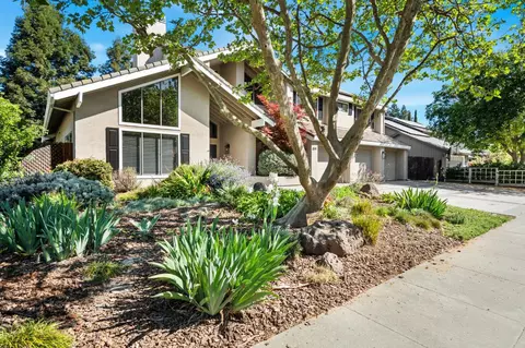 Exterior - 819 Falcon Ave, Davis, CA 95616 photo 3 of 14